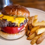 HYOE'S BURGERS + FRIES - 2025.6 トマトバーガー（2,200円）
