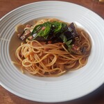 オリーブの丘 - ベーコンと焼き茄子の醤油ソース