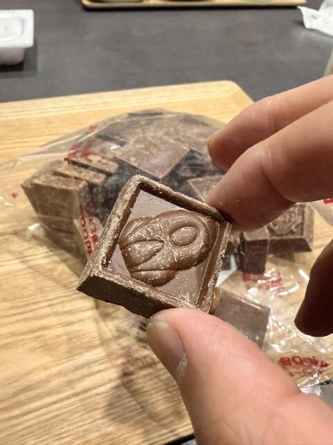 チロルチョコ アウトレットショップ （TIROL OUTLET SHOP） - 大藪