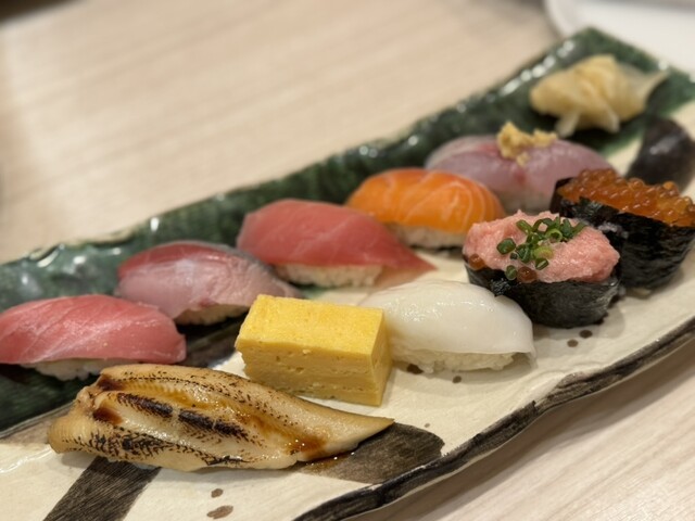 Sushi Uogashi Nihon Ichi Mita Ten photo 3
