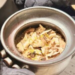 シコウ - 土鍋の蓋を開けた瞬間に立ち上がる松茸の香り