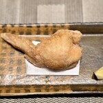 シコウ - 【手羽先餃子（帆立すり身・銀杏・桜海老）】