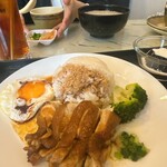 香港傳奇 Legendary Hong Kong - 醤油チキンライス？かな