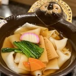 五代目 花山うどん - 天ぷら盛り合わせとかけ（鬼ひも）¥1,940