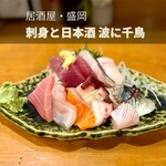 Sashimi to Nihonshu Nami ni Chidori