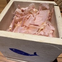 出汁しゃぶおばんざい おかか 東京 - おかかこだわりの極薄(0.01mm)削りたて鰹節