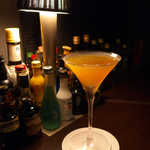 バーポラリス - オレンジジュースとジンを使う「ブロンクス」。お気に入りの一杯