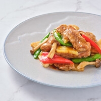 国産牛と季節野菜のオイスターソース炒め