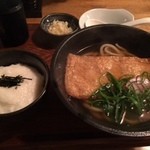 うどん 色彩 - とろろご飯（２５０円）ときつねうどん