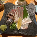 炭火焼鳥と水炊き 五郎一 - 刺身三種盛り（生サンマ、カンパチ、鯛）