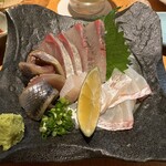 炭火焼鳥と水炊き 五郎一 - 刺身三種盛り（生サンマ、カンパチ、鯛）