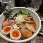 櫻井中華そば店 - 焼豚中華そば醤油¥1400寿雀卵の味玉¥150海苔¥150