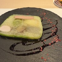 焼鳥 みかど - バルサミコ酢のフルーツとテリーヌを寄せた前菜