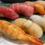 鮨酒場富士 - 2025.11.11 (水)    特上にぎり（１２貫）　3000円（税込）　シャリ少なめ