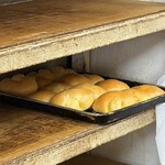 アサカベーカリー - 出来たてクリームパンを購入！