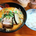 ラーメン 宝島 神田店 - キム辛とんこつ