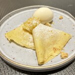 Mr.Porcino - パイナップルのクレスペッレ バニラジェラート添え