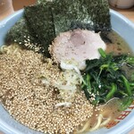 横浜ラーメン 町田家 - ラーメン中 950円