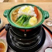 赤坂 菊乃井 - ⑦ 【強肴】鯛頭と京野菜のみぞれ鍋 小蕪 金時人参     
                                    なめこ 烏賊つみれ 蕪菜 柚子