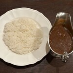 Cuit Bonne - キュイカレー1500円　牛スジ+玉ネギから黒毛和牛Ａ５ランクのスネ肉＆肩ロース+玉ネギ入りに変更
