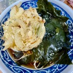 加賀 - 今度こそにしん蕎麦と思うが、結局かき揚げを選ぶ。