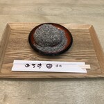 甘味おかめ - 胡麻おはぎ 330円