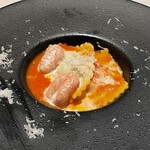 トレ・コローネ - 渡りガニのラビオリ　トマトクリームソース