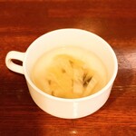 ビストロ コゥジィ - 同じく早い提供の"スープ"。