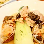 ビストロ コゥジィ - "浅利"もたっぷりと乗っています。