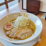 泡系しおとんこつラーメン べらしお - 