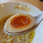 泡系しおとんこつラーメン べらしお - 