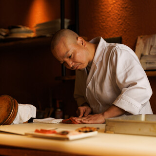 職人がこだわりぬいた仕入れそして、仕込み。