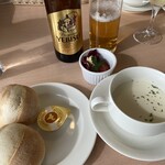 オランジュ・ブルー - 前菜とポタージュスープ。パンかライスが選べます。