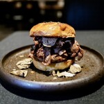 黒毛和牛とトリュフのハンバーガー