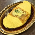 立ち飲み食堂 ウルトラスズキ - ・ふわふわオムレツ黒トリュフソース 980円/税込