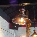 御膳水 - 内観　ガス燈