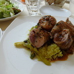 Abats. - 「うさぎ背肉ポアレ」。
                                うさぎさん、美味しい！