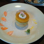 石窯キッチン＆カフェ ぶらぼぅ - 宗麟カボチャとピスタチオクリームのタルト（添えられていたゴマクッキーの写真がケーキと重なって撮れていなくてスミマセン）