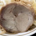 ラーメン もっけだの - 『朝食セット(ラーメンニンニク野菜マシマシ＆ライス普通)＋A賞特典』の豚