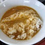 ラーメン もっけだの - 『朝食セット(ラーメンニンニク野菜マシマシ＆ライス普通)＋A賞特典』のTKG
