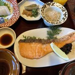 大和屋別荘 - 大きな鮭。