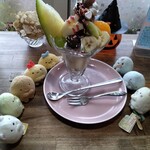 喫茶 あじさい - チョコレートパフェとすみっコ達、ハロウィーンのカボチャさん