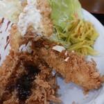 味よし - 海老フライ断面… タルタルと共に