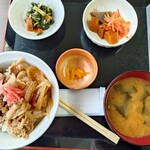 ミヨシ&どんぐり - 豚丼