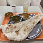 ロイヤルカリー&カフェ - 料理写真:カレー3品