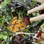 魚庭本店 - 中央には卵黄。