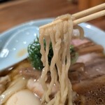 中華そば しば田 - これが太麺です。麺自体が美味しい。