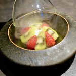 イチゴとキウイのマスカルポーネ