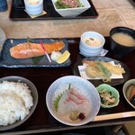 くし路 KITTE丸の内店 - 