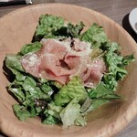 Cheese Meets Meat YOKOHAMA - 生ハムのグリーンサラダ